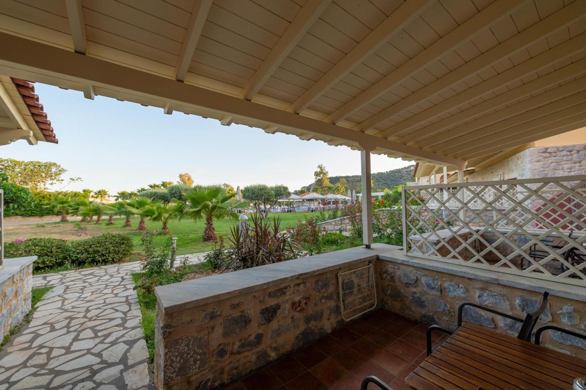Aktaion Resort Gythio Zewnętrze zdjęcie